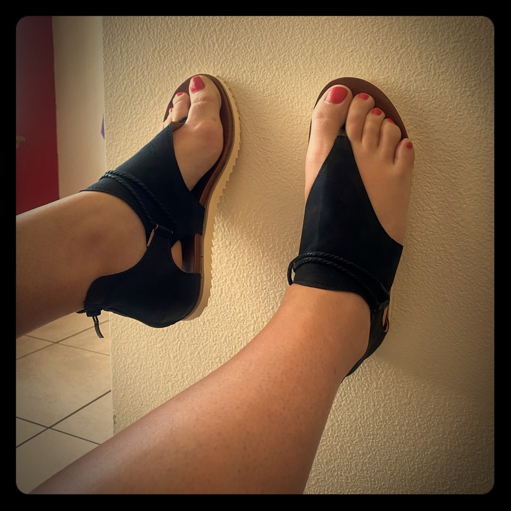 Quanzho Women’s Black Sandals